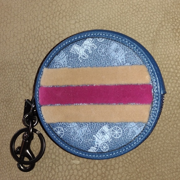 Coach Corinthian Bag charm with Horse and Carriage print. - Picture 1 of 4